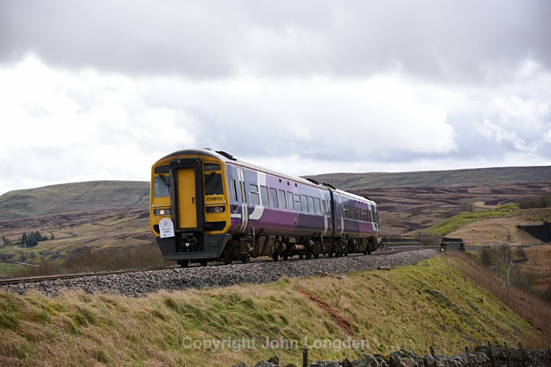 JL - 31.3.17 158858 09:47 Leeds - Carlisle, Lunds - Lunds - Northbound