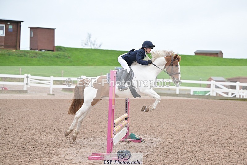 251116-100031-01090 - Cls 2 Pony Intro 70cm