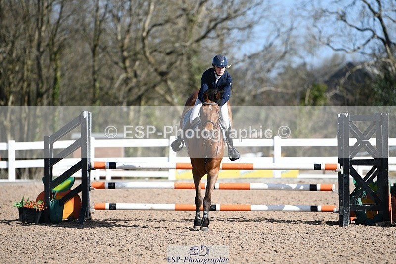 250330-104258-06231 - Cls 32 British Novice and 90cm