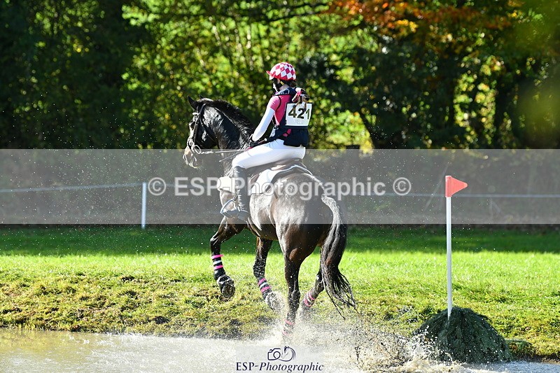 251025A-122913-19671 - F-421-Isabella.Hooton