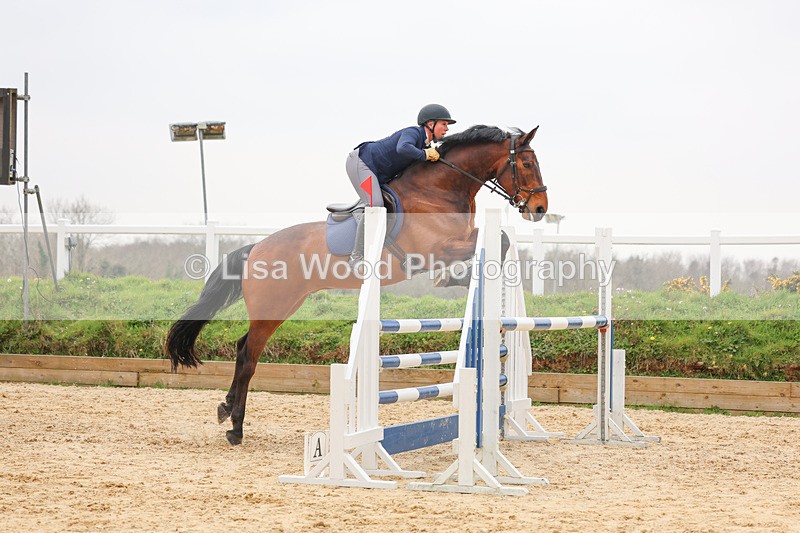 3E7A7667 - Class 8: Senior Newcomers/1.10m open