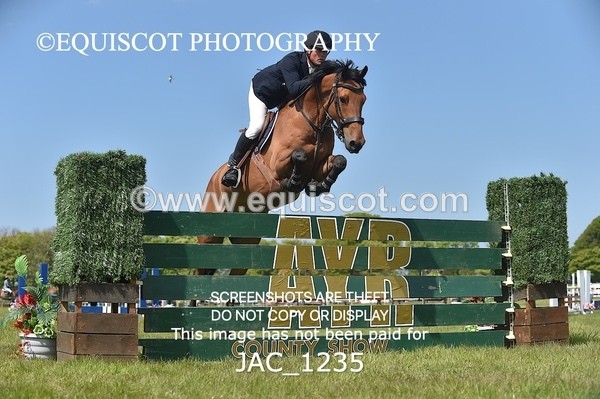 JAC_1235 - CLASS 3 Andrew Hamilton Coach, RHS Foxhunter Championship Qualifier