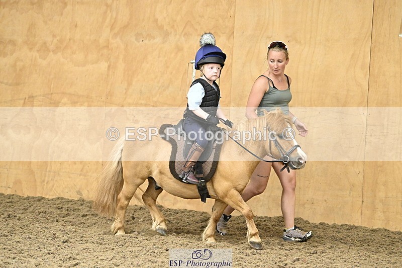 240728B-142937-00571 - Theo and Gemma's Groups Indoor