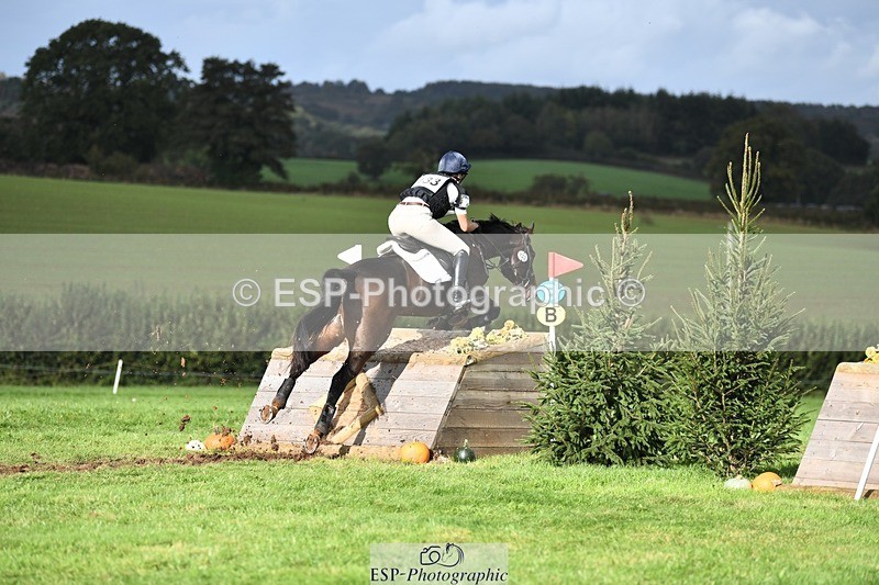 231020-142921-09746 - 133-FOXENHOLE-Laura.Elliott-XC