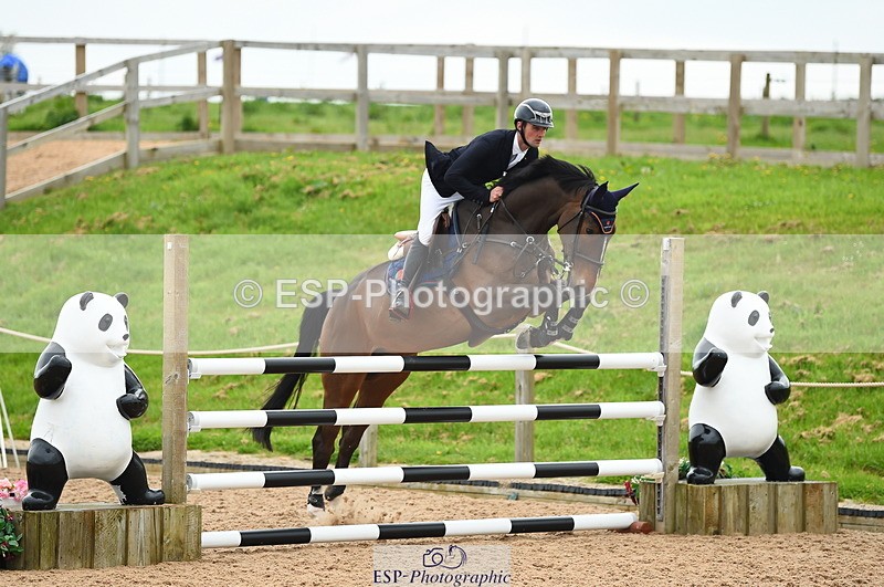 230504A-094730-00443 - Cls 8 Snr Foxhunter