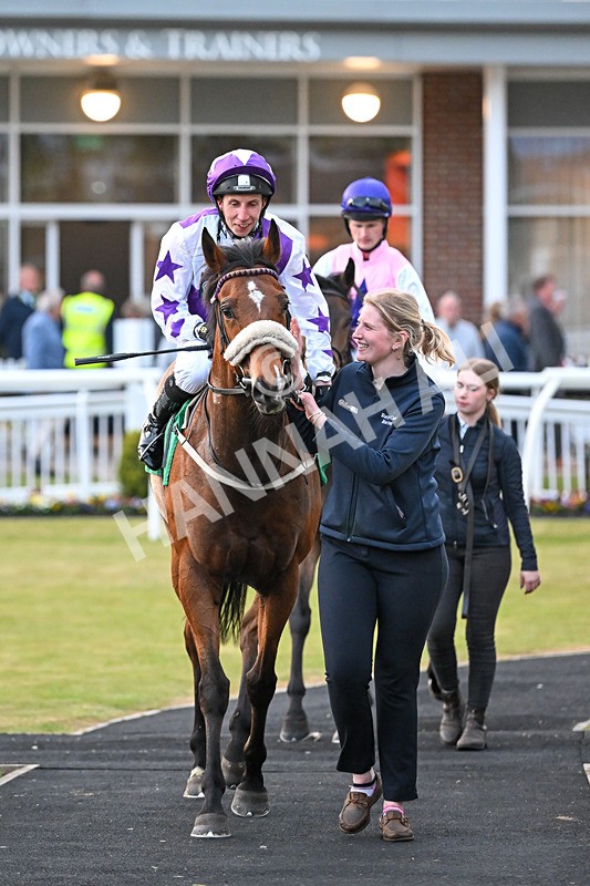 220425-Race 8-Dumfries-9668 - Race 8