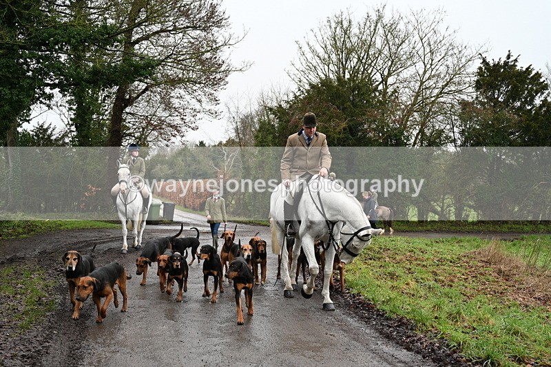 WJ7_9404 - Walk out..