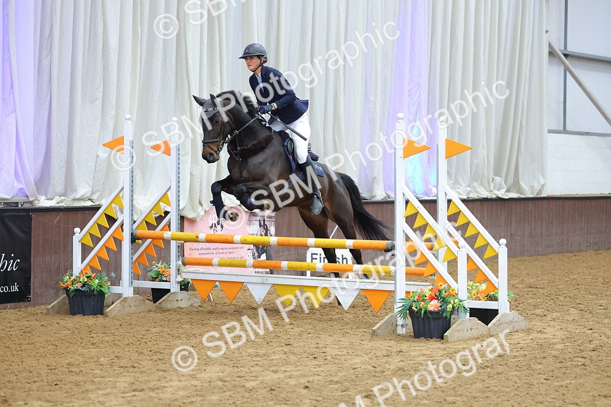 SBM_009492 - Class 20 - Senior British Novice/ 90cm Open - First Round (0.90m)