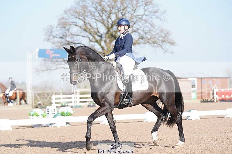 250403-090356-00108 - 003-Abbie.Newbury-Seagry.Firstamour