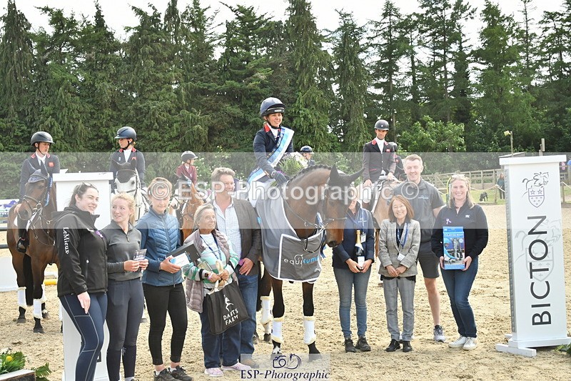 250525A-161255-18910 - Presentations Section C CCI 2 Star Long