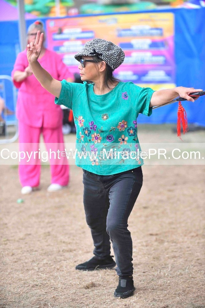 SH4_1497 - Tai Chi with Lisa Kay.