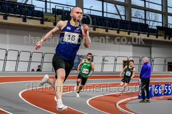StudInd-914924 - Track Male Set One