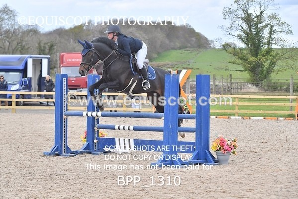 BPP_1310 - CLASS 15 SAT Senior BritiNovice/ 90cm Open