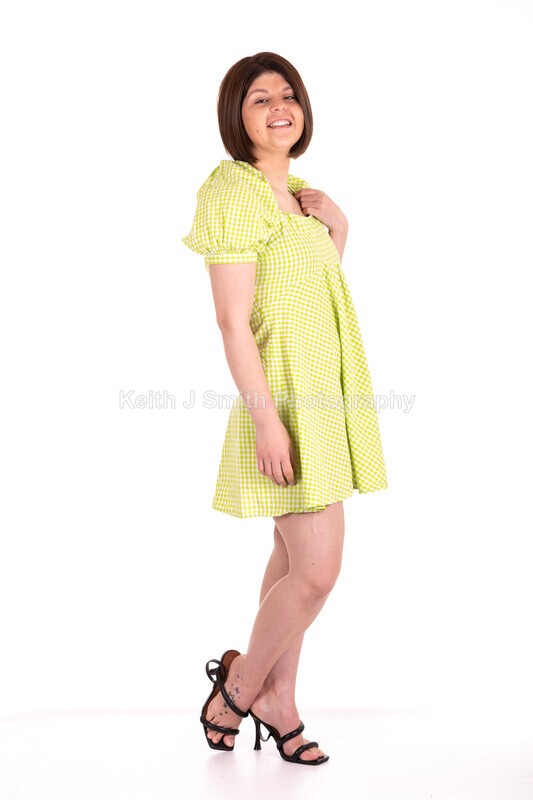 2KJS2813 - Jannie, Kristen & family. Studio