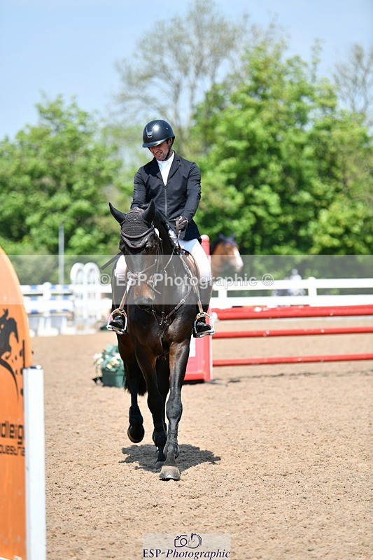 240512A-130311-18563 - Cls 41 Discovery and 1m Open