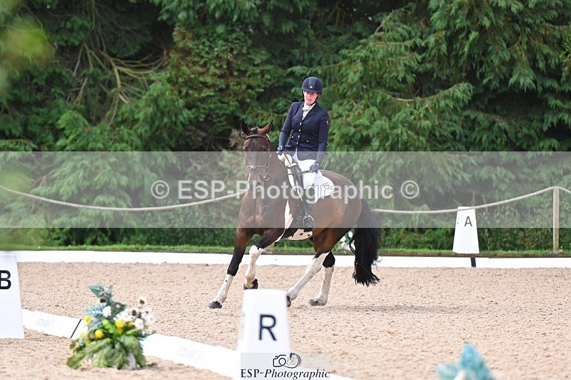 240809-102808-00201 - 112-Caroline.Hutchens-Clogorrow's.Socky