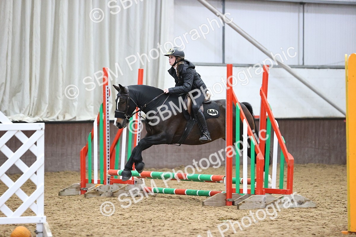SBM_001305 - Class 3 - Horse & Hound 60cm