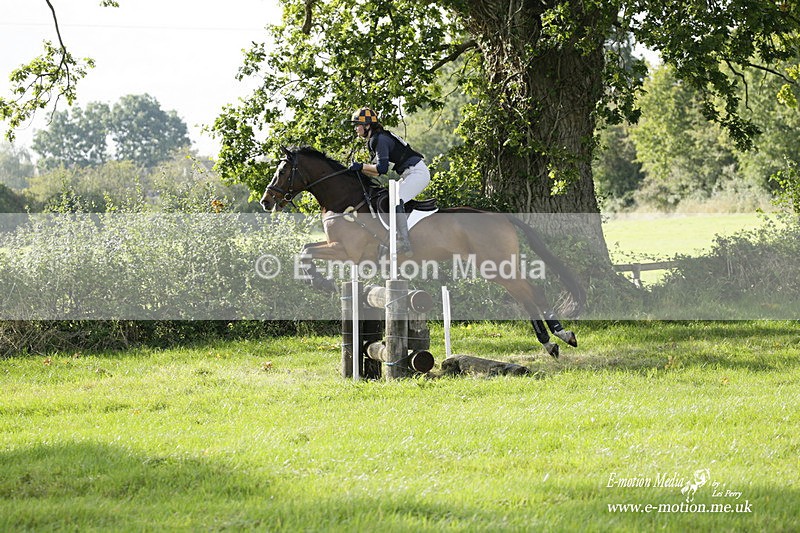  WWHT 171021 3217 - Intermediate (0.90m)  17/10/21