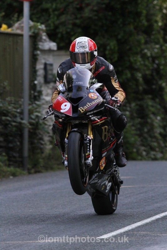 Michael Rutter BMW / Bathams Prize Winning Ales - Friday Practice - Solos
