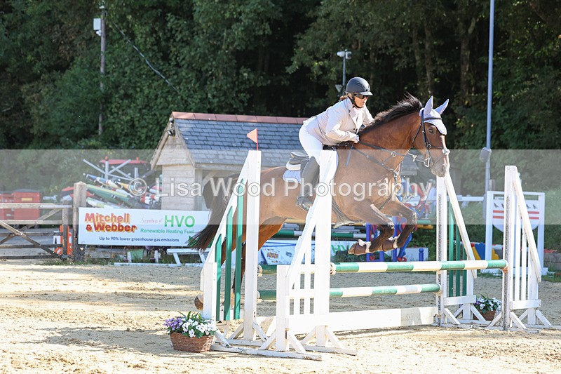 3E7A0509 - Class 4: Senior British Novice/90cm open