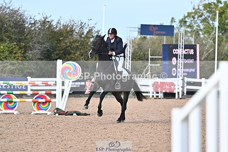 261014-131028-00583 - Cls  05 Snr Newcomers & 1.10m Open