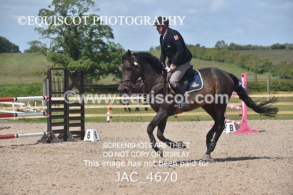 JAC_4670 - CLASS 7 Senior Foxhunter/ 1.20m Open