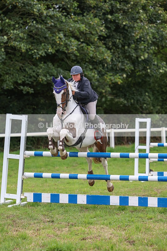 3E7A8000 - Class 7: Senior Newcomers/1.10m open