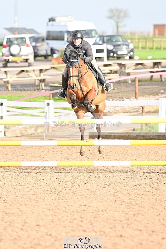 231209A-124126-01804 - Cls 12 Newcomers & 1.10m Open