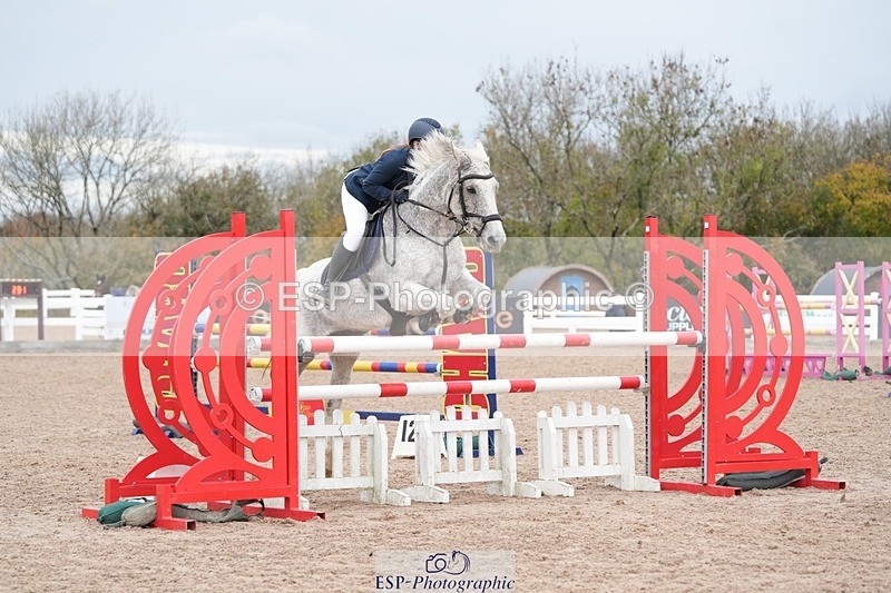 251026-140100-02905 - Cls 9 Pony Fox + 1.10m Open