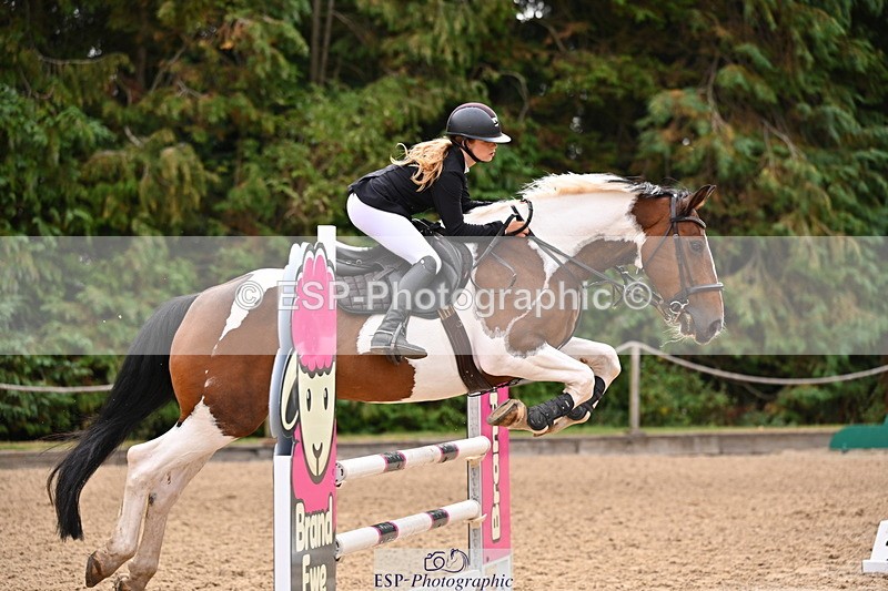 250817A-104954-03940 - Cls 16 Snr British Novice