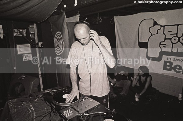 53 christian-wood - Friends & Family @ the-roadhouse 08.09.01