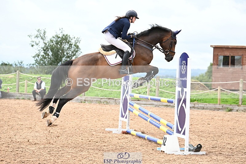240908A-133324-04014 - Cls 15 U21 Intro 90cm-1.00m  Team Comp