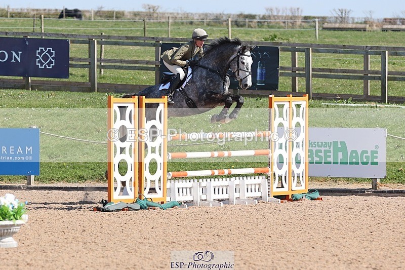250402-130007-00673 - Cls 6 Foxhunter and 1.20m Open