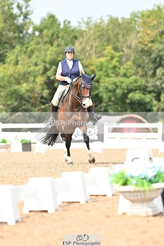 250816-150132-05746 - 031-Nicola.SealRebel.Heart