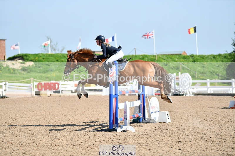 240512A-161025-19736 - Cls 44 1.05m National Am Quali