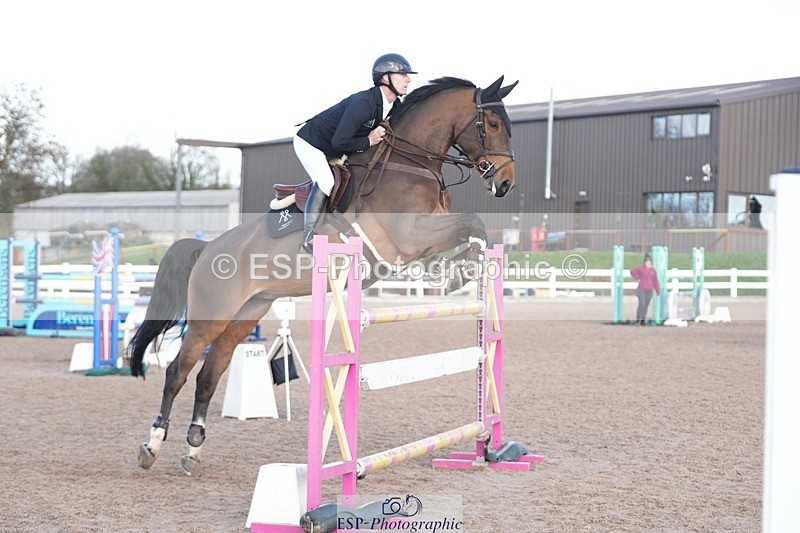 251108-125222-02585 - Cls 13 Foxhunter and 1.20m Open