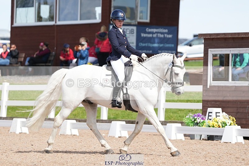 250906-135542-03805 - 067-Laura.PercyConobola.Cascade