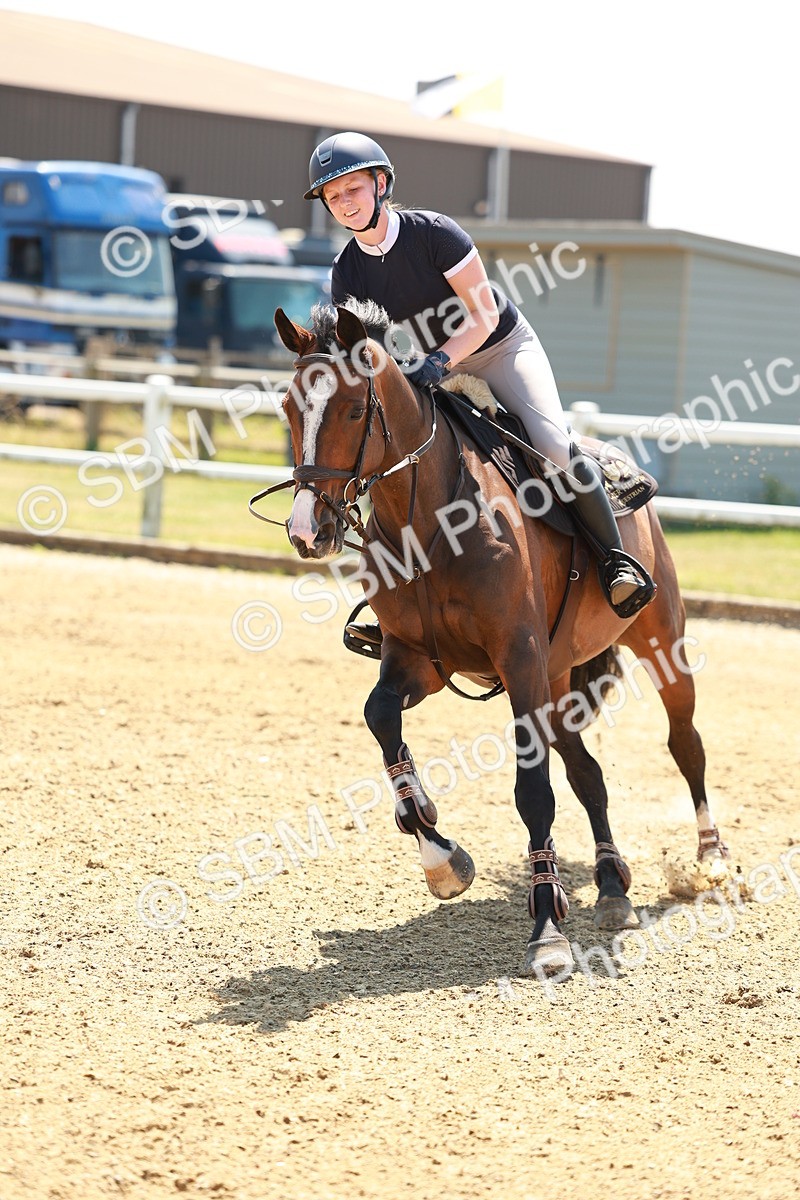 SBM_001417 - Class 4 - Senior Newcomers - 1.10m