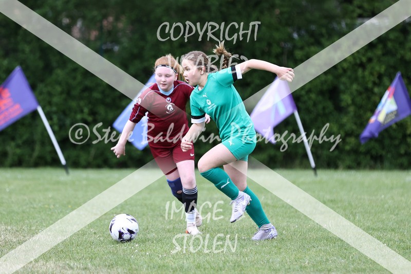 1DX32047 - Covingham Park V Tadpole Farm