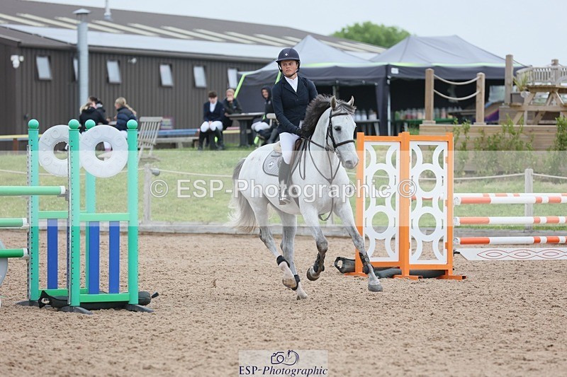 250524-124035-04733 - Cls 15 Snr Fox 1st Rnd