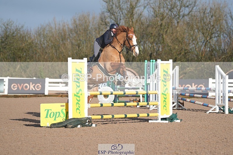 260201-101100-02998 - Cls 16 British Novice and 90cm