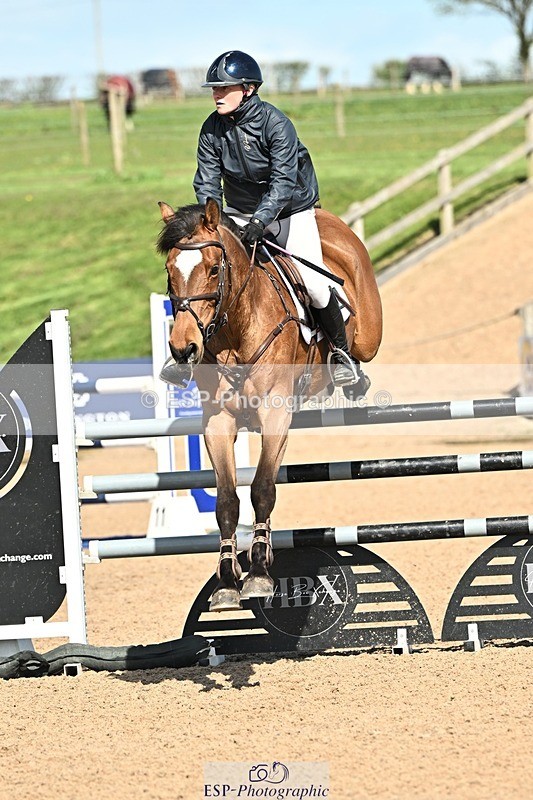 250416-151019-01629 - Cls 6 Foxhunter and 1.20m