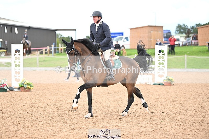 240912A-125232-01570 - Cls 3 Snr Foxhunter