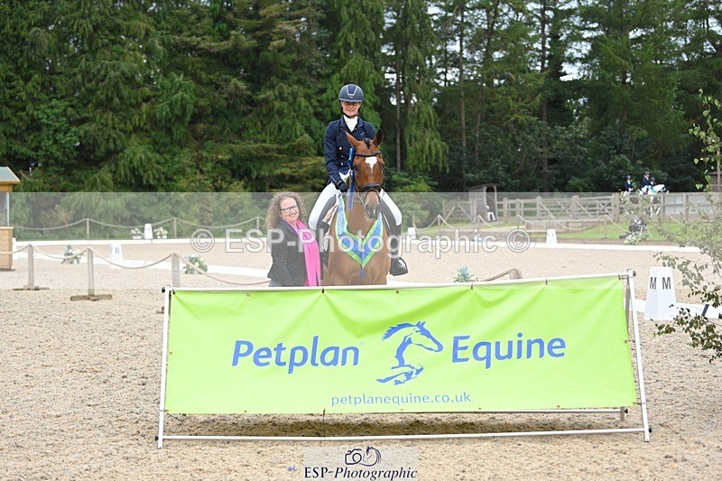 230813-163136-08348 - Medium Bronze Presentations