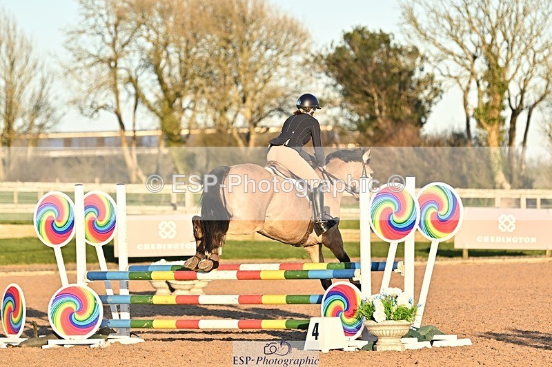 250401-185806-00851 - 90cm Classes