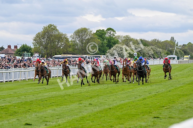 160526-Race 4-Right And Exact-9667 - Race 4 3.37pm Sky Bet For The Fans Handicap