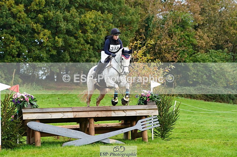 251025A-093710-15940 - D-318-Caroline.Allan