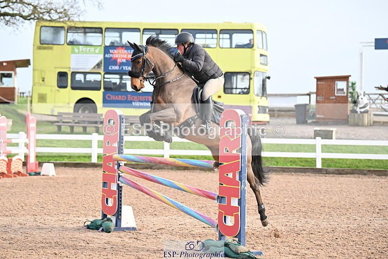 231209A-122447-01767 - Cls 12 Newcomers & 1.10m Open