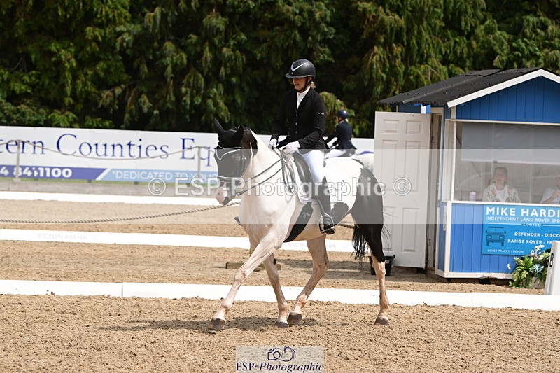 250720A-141827-11679 - 002-Michelle.Wallis-Alvescot.Winning.Mood