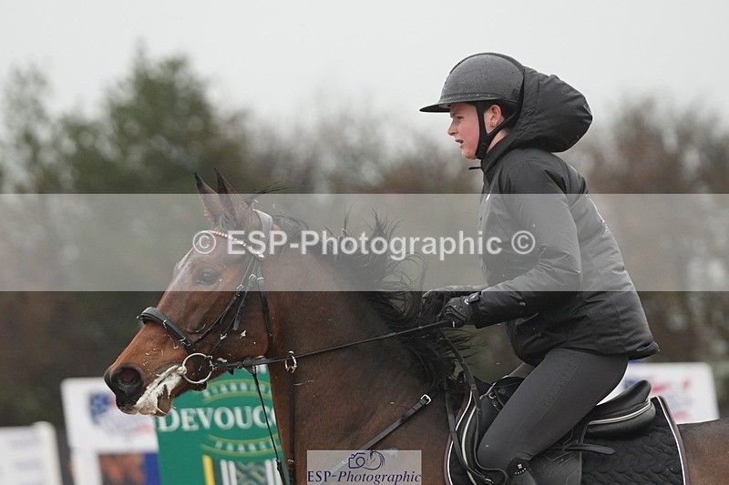 251207-122354-02054 - Cls 20 Snr Newcomers and 1.10m